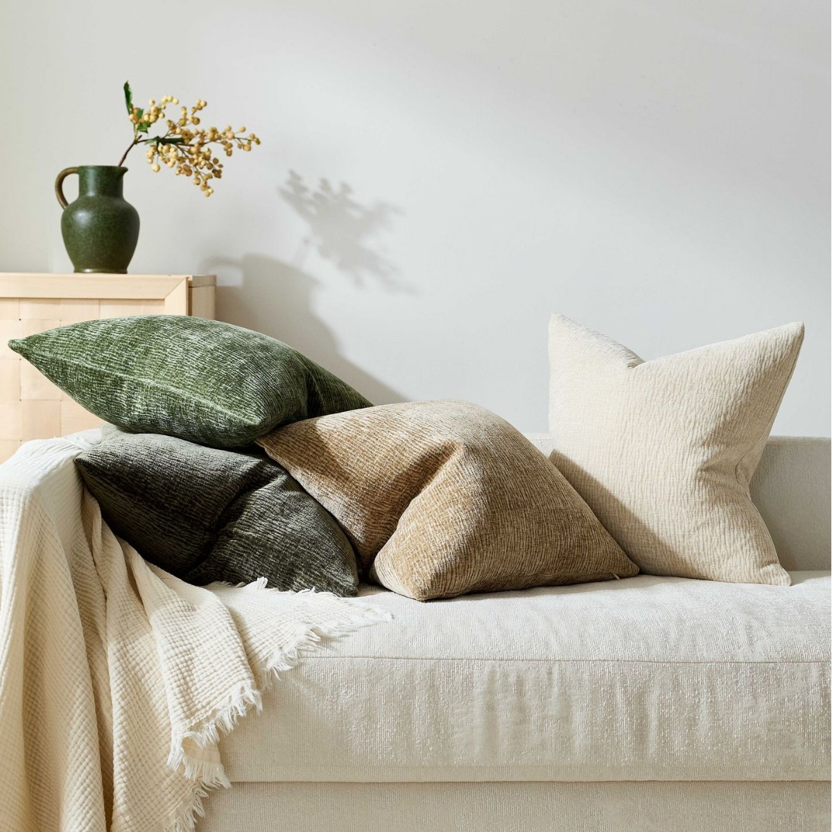 Textured Pleated Chenille Thro - огляд і ціна Textured Throw Natural