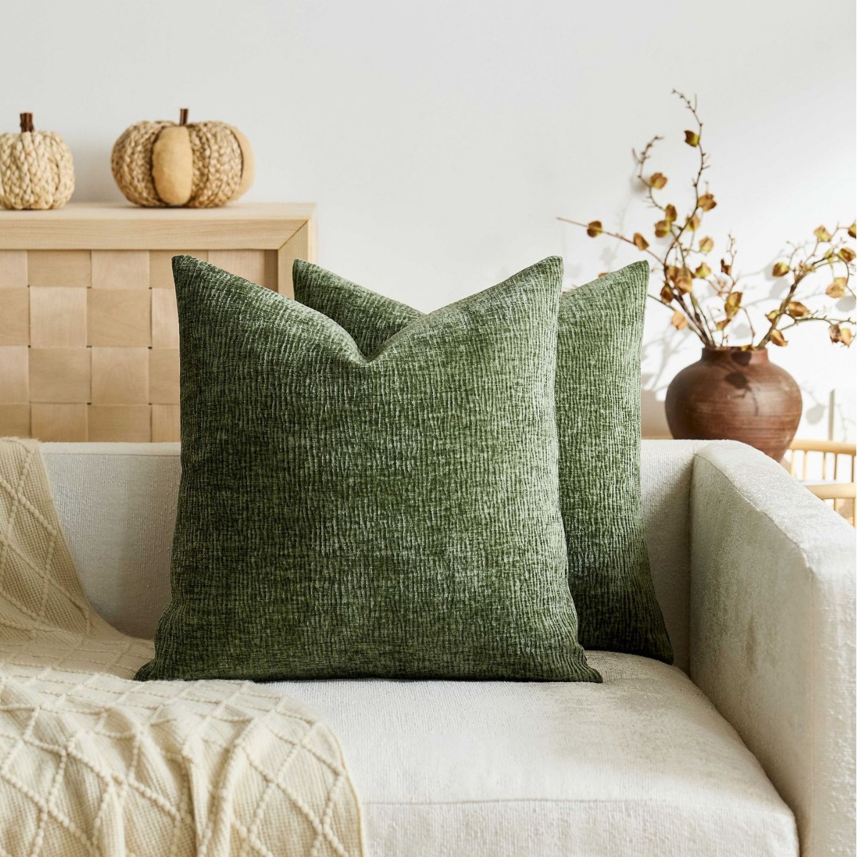 Textured Pleated Chenille Thro - огляд і ціна Textured Throw Natural