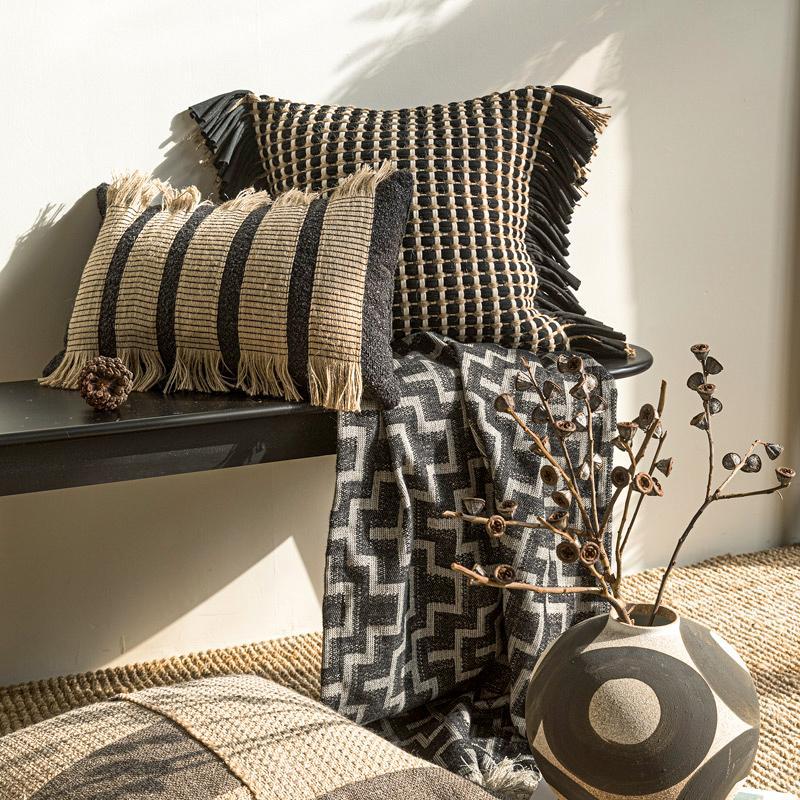 Premium Thick Woven Cushion Co - огляд і ціна Textured Throw Natural